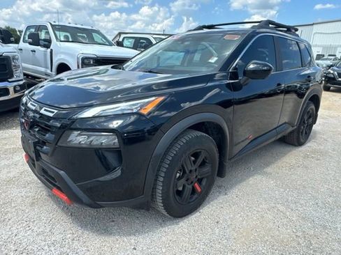 Used 2025 Nissan Rogue SV AWD/4WD image 1