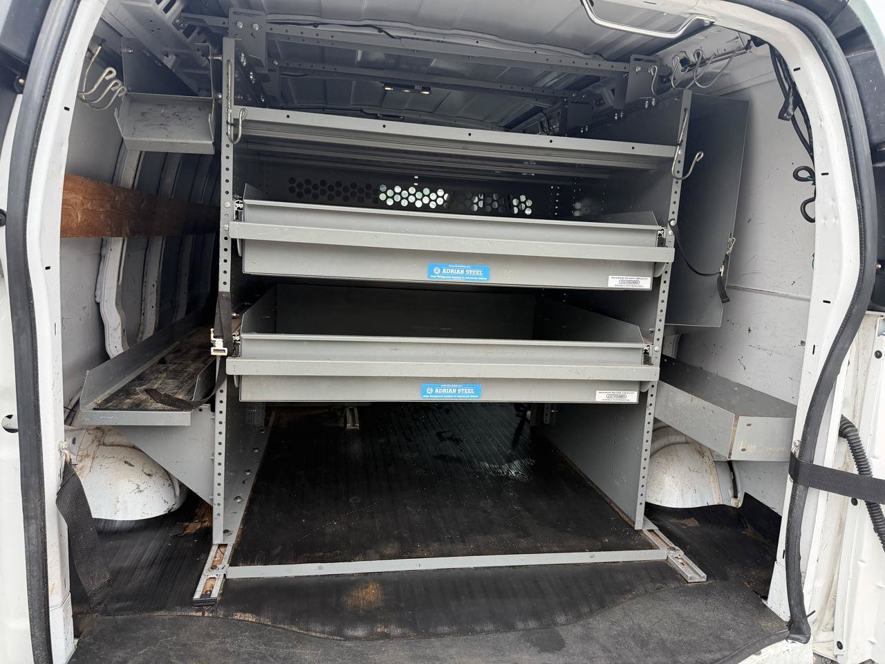 Used 2017 Chevrolet Express 2500 RWD image 15