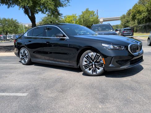 Used 2026 BMW i5 eDrive40 RWD image 2