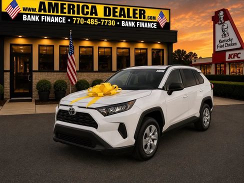 Used 2019 Toyota RAV4 LE FWD image 1