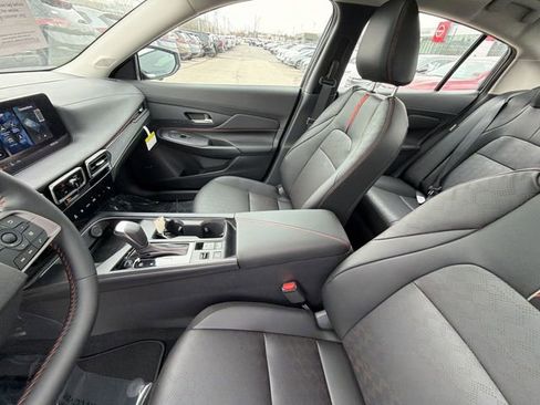 New 2026 Nissan Sentra SR w/ SR Premium Package FWD image 20