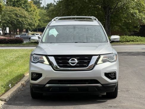 Used 2018 Nissan Pathfinder SL w/ SL Premium Package AWD/4WD image 4