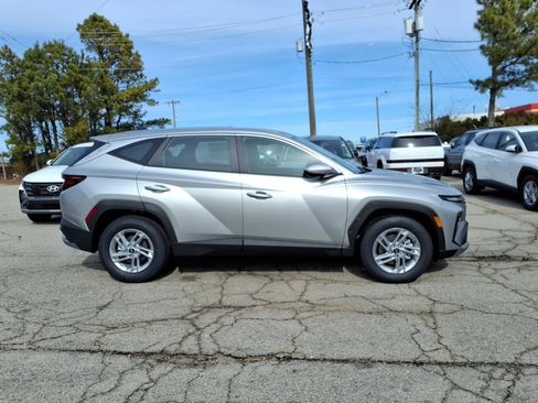 New 2026 Hyundai Tucson SE image 2