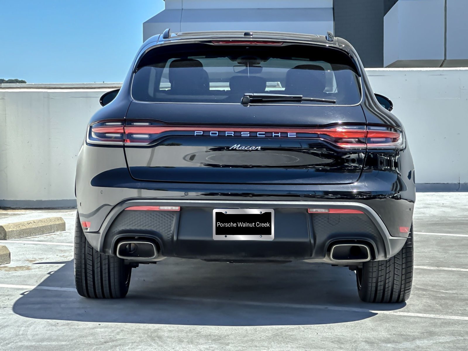 Used 2023 Porsche Macan AWD/4WD image 8