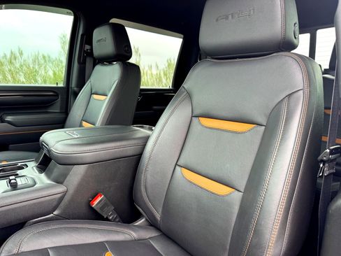 Used 2024 GMC Sierra 2500 AT4 w/ AT4 Preferred Package image 13