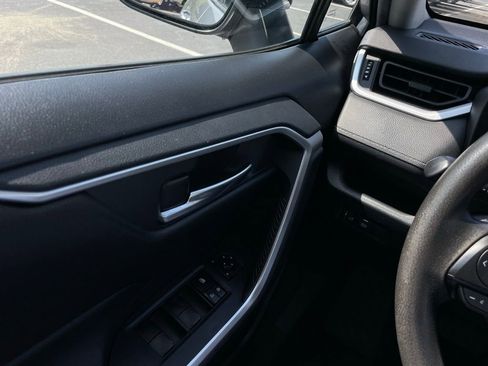 Used 2020 Toyota RAV4 XLE image 24