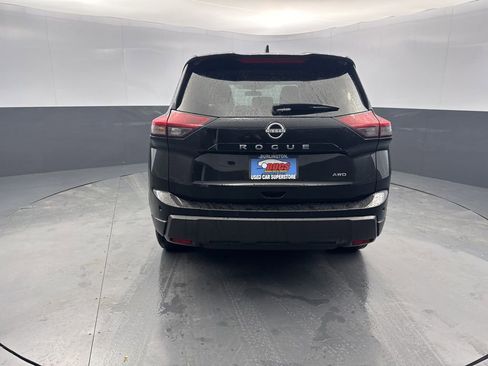 Used 2024 Nissan Rogue S image 6