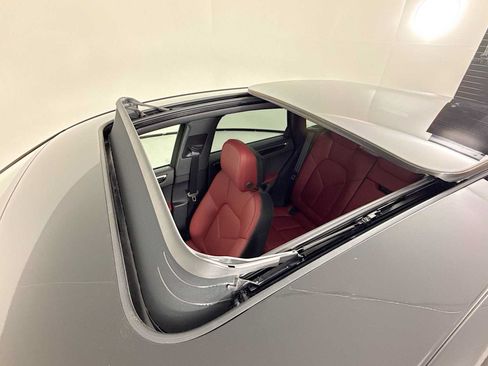 New 2026 Porsche Macan AWD/4WD image 22