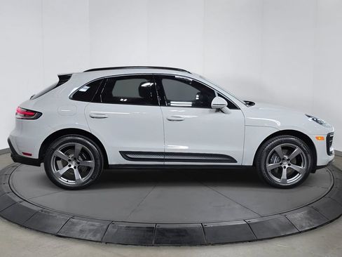 Certified 2023 Porsche Macan AWD/4WD image 8