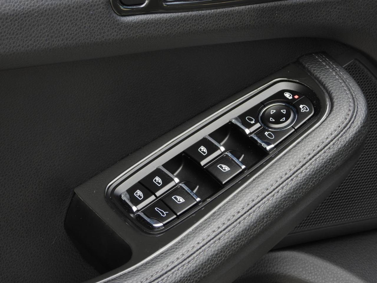 Used 2020 Porsche Macan S AWD/4WD image 61
