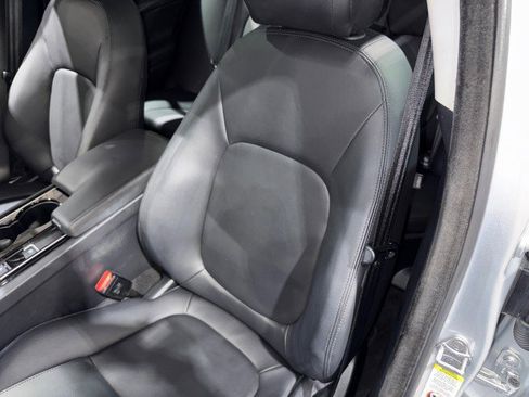 Used 2017 Jaguar XE Premium image 51