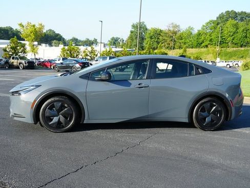 Used 2026 Toyota Prius Plug-In Hybrid FWD image 4