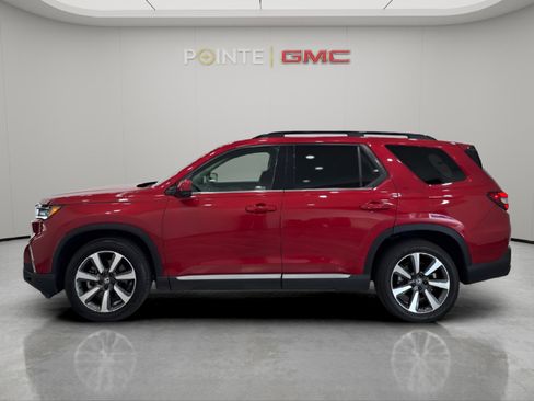 Used 2023 Honda Pilot Touring image 4