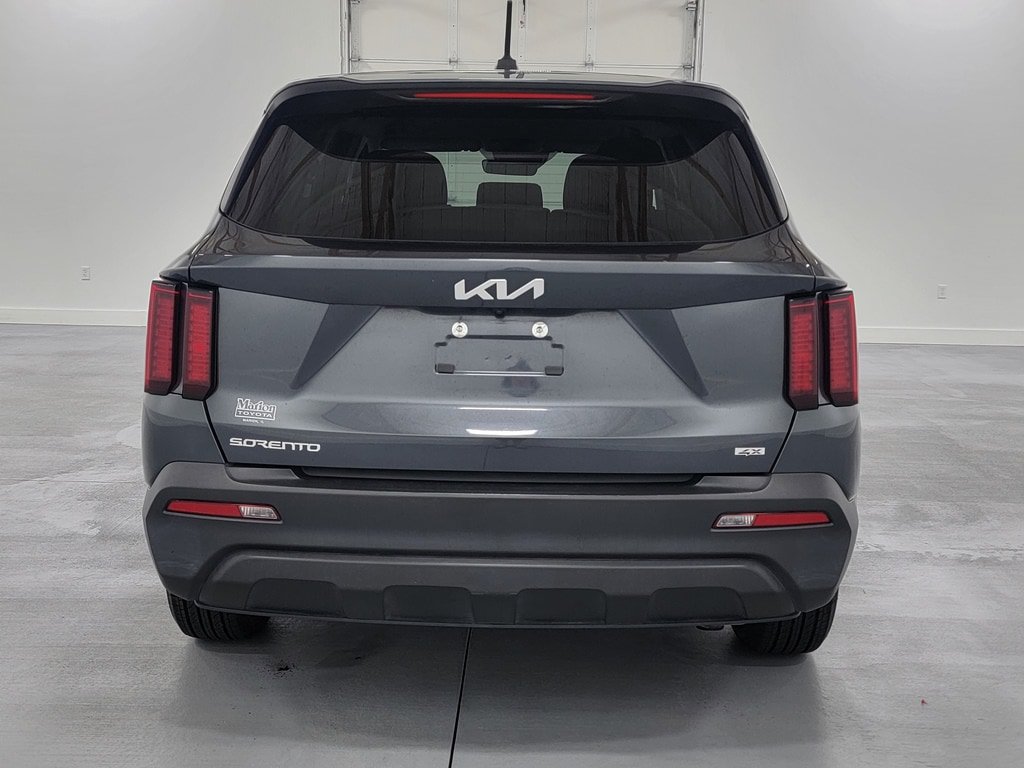 Used 2023 Kia Sorento LX AWD/4WD image 8