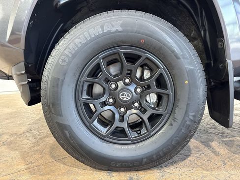 Certified 2021 Toyota Tacoma SR5 RWD image 10