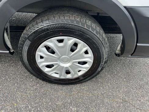 Used 2024 Ford Transit 350 XLT image 27