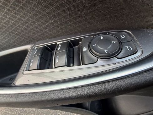 Used 2016 Chevrolet Malibu LT image 12