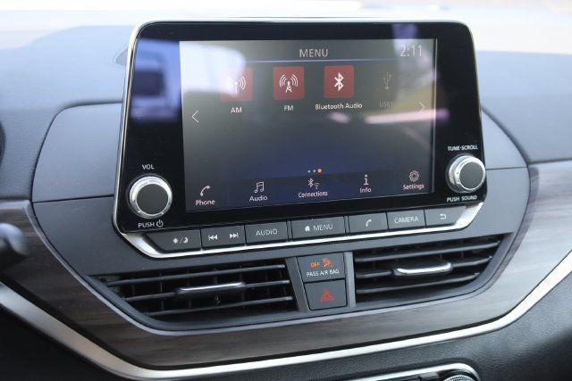 Used 2025 Nissan Altima 2.5 SV FWD image 21
