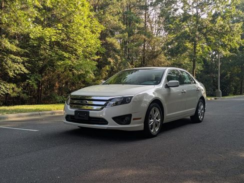 Used 2012 Ford Fusion SE FWD image 2