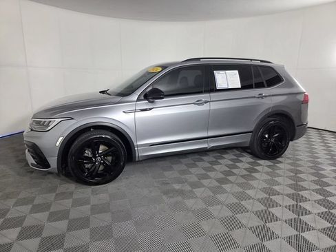 Used 2024 Volkswagen Tiguan SE R-Line AWD/4WD image 7