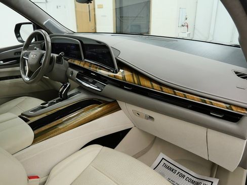Used 2021 Cadillac Escalade Premium Luxury Platinum image 17