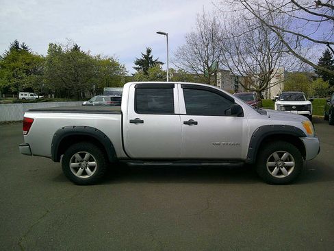 Used 2014 Nissan Titan S image 6