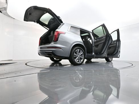 Used 2023 Cadillac XT6 Premium Luxury image 52