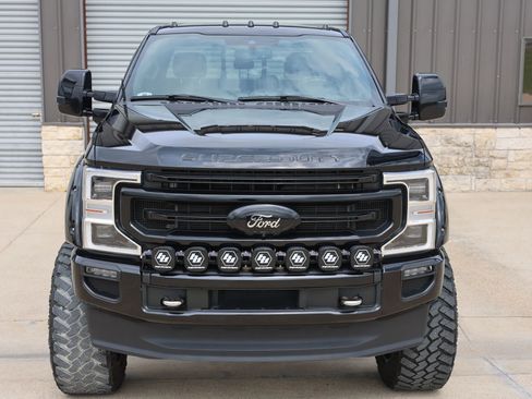 Used 2021 Ford F350 Platinum w/ FX4 Off-Road Package AWD/4WD image 12