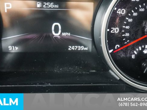 Used 2024 Kia Carnival LX FWD image 48