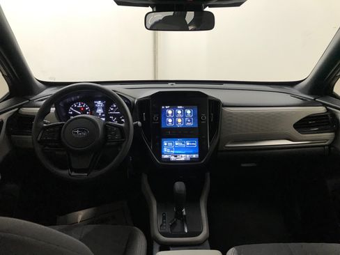 Used 2025 Subaru Forester AWD/4WD image 17