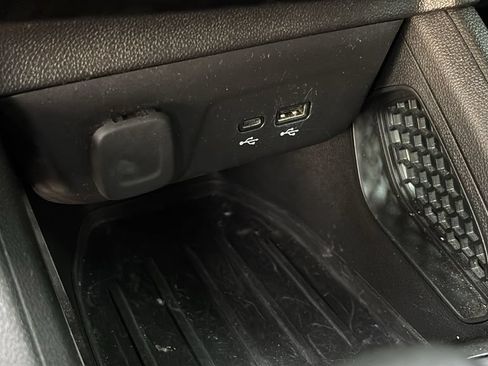 Used 2024 Chevrolet TrailBlazer RS AWD/4WD image 17