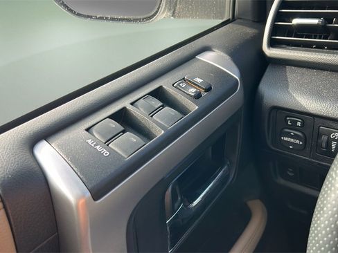 Used 2018 Toyota 4Runner SR5 Premium image 18