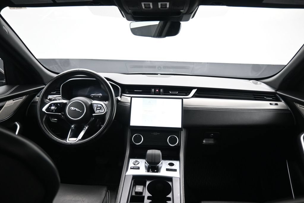 Used 2024 Jaguar F-PACE R-Dynamic S AWD/4WD image 37