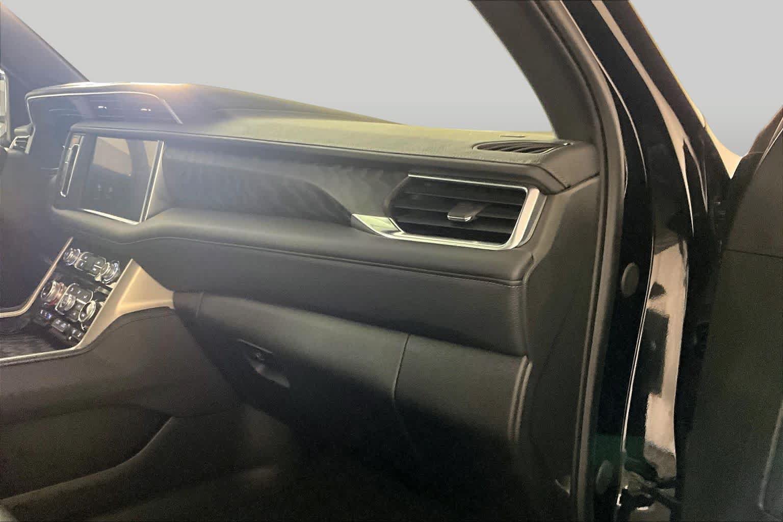 Used 2024 GMC Yukon XL Denali w/ Max Trailering Package AWD/4WD image 17