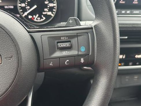 Used 2023 Nissan Rogue SV AWD/4WD image 9