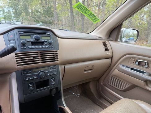 Used 2004 Honda Pilot EX image 12