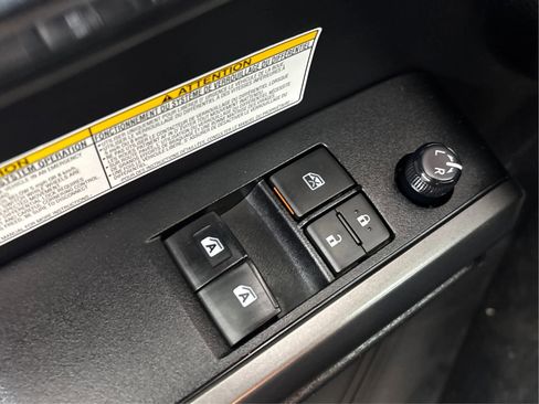 Used 2020 Toyota Tacoma TRD Off-Road image 41