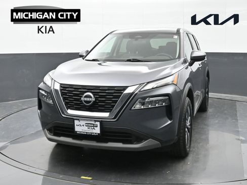 Used 2023 Nissan Rogue SV image 1