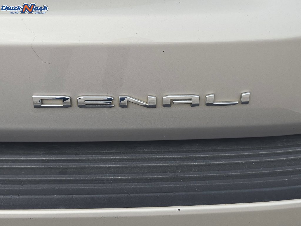 Used 2023 GMC Yukon Denali RWD image 8