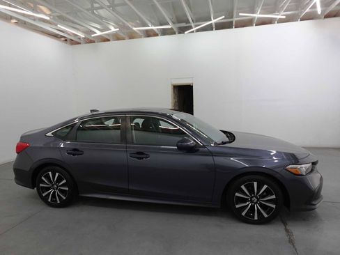 Used 2023 Honda Civic EX image 4