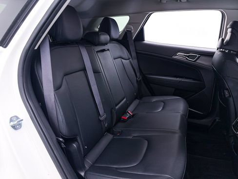 Certified 2023 Kia Sportage EX AWD/4WD image 39