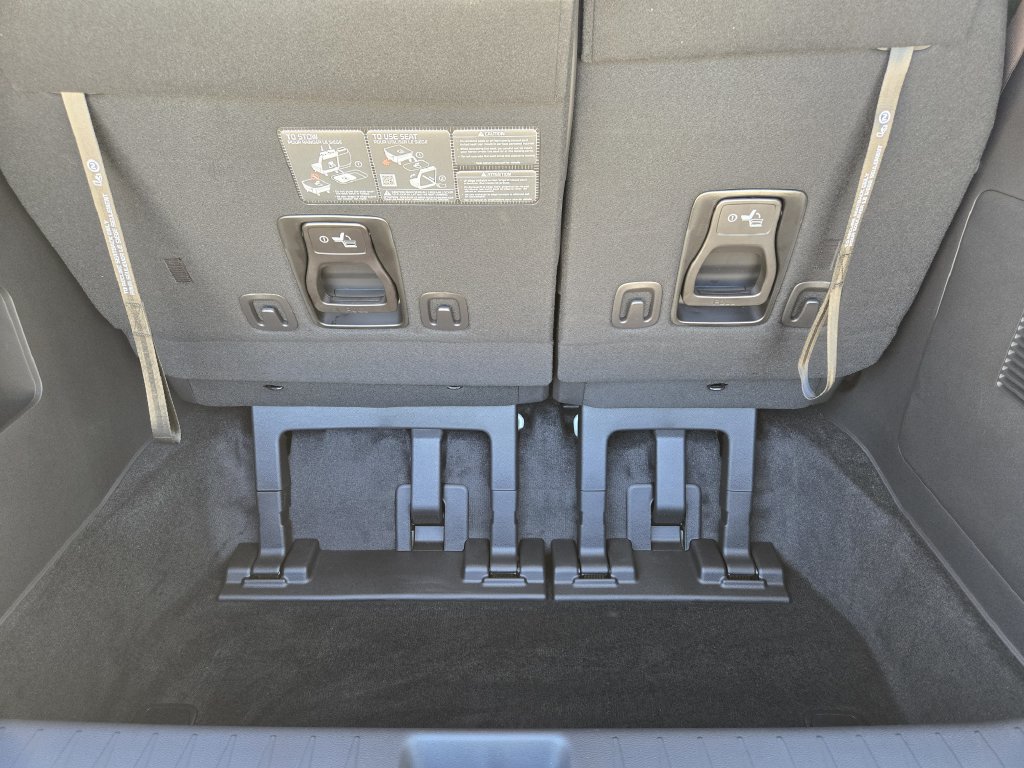 New 2026 Kia Carnival EX FWD image 24