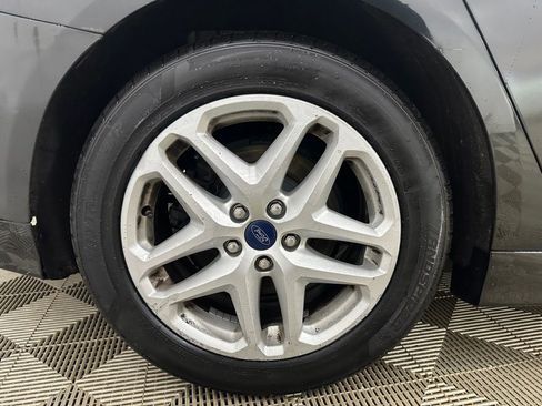 Used 2015 Ford Fusion SE image 27
