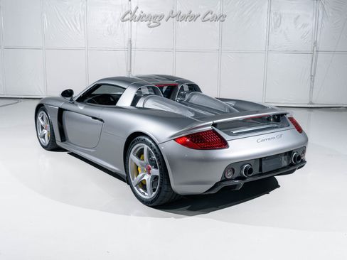 Used 2005 Porsche Carrera GT RWD image 34