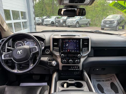 Used 2019 RAM 1500 Laramie AWD/4WD image 11