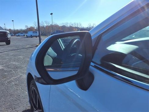 Used 2023 Toyota Camry SE image 40