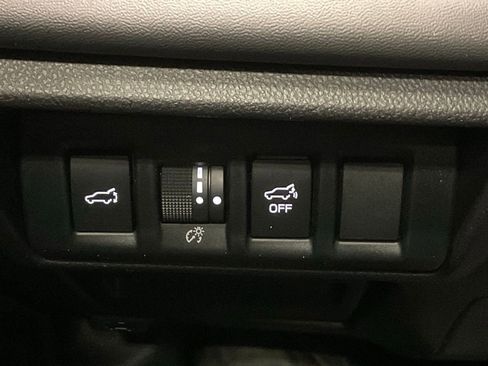 Used 2022 Subaru Outback Limited image 16