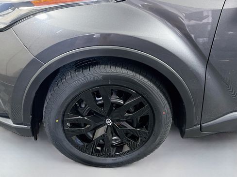 Used 2021 Toyota C-HR LE FWD image 13