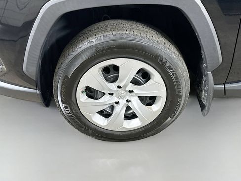 Used 2024 Toyota RAV4 LE FWD image 8