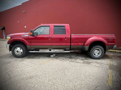 Used 2015 Ford F350 Lariat w/ Lariat Interior Package AWD/4WD image 2
